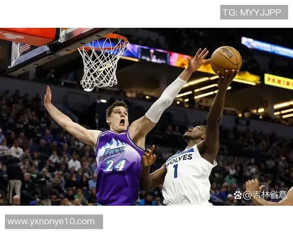 凯斯勒半场6中6三分2中2砍下15分6板3助2帽展现内外兼修实力